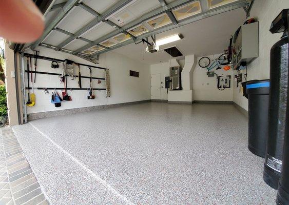 AmerEpoxy Red Rocks Flake Floor in Lake Mary