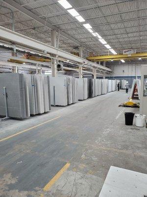 Thousands of slabs available to update your kitchen or vanities.