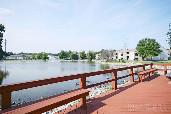 Stone Lake Apartments