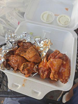 Honey hot and buffalo lemon pepper wingy