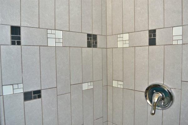 Porcelain with glass innserts