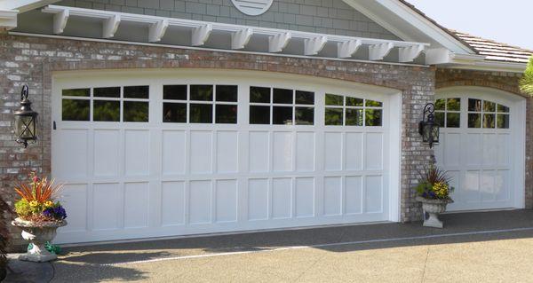 Love the look of carriage-style doors? Check out Hörmann's new Infinity Classic 7800, crafted from durable aluminum.
