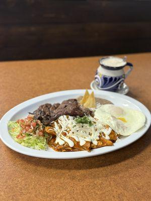 Chilaquiles w/red sauce and eggs