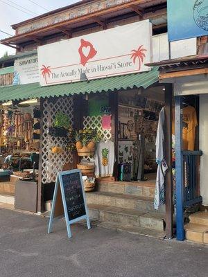 Fresh tropical fruit sold out front