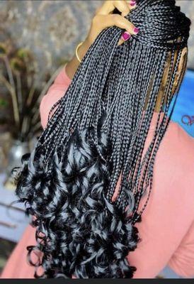 Naomi's African Hair Braiding Salon