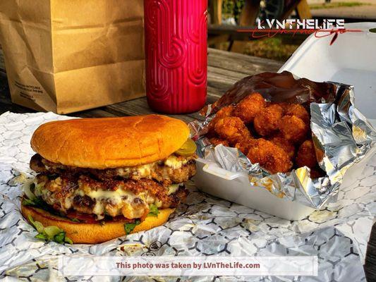 One of Kamo's largest burgers, and it is very delicious.