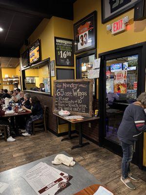 Underdog Sports Bar & Grill