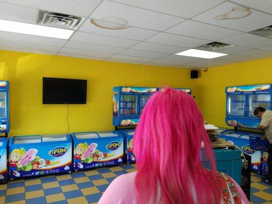 If I had hair like this I would eat more paletas too. (No before you ask it's not a random customer I don't know, settle down xx)