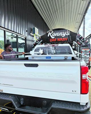 Ronny’s Car Wash