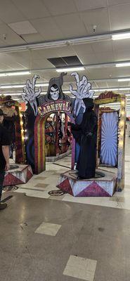 Spirit Halloween Store