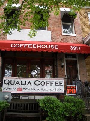 Qualia Coffee's entrance