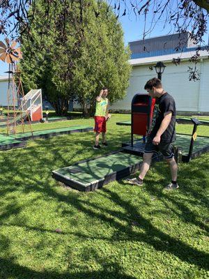 Zem's Ice Cream & Mini Golf