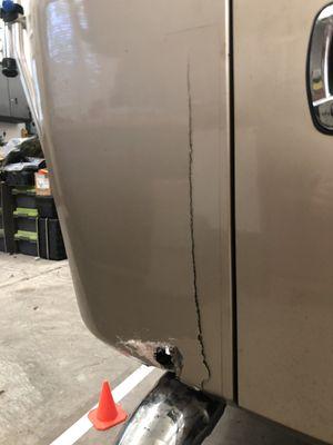 Moto's Auto Body & Paint