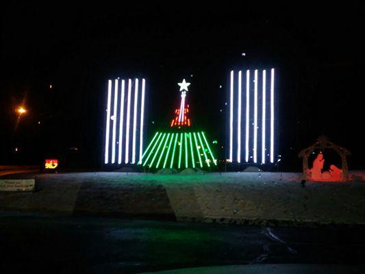 This really is a spectacular light show. This is a not to be missed annual event.