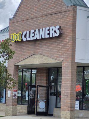 U & I Cleaners