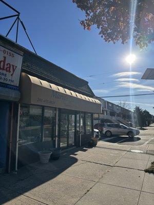 Maria Quality Dry Cleaners