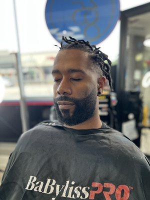 Shadow fade with bead trim and dread retwist