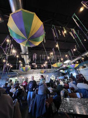 Interior mardi gras decor