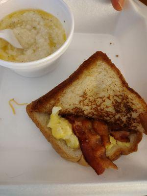 This was ordered with sausage no cheese. Got Bacon!