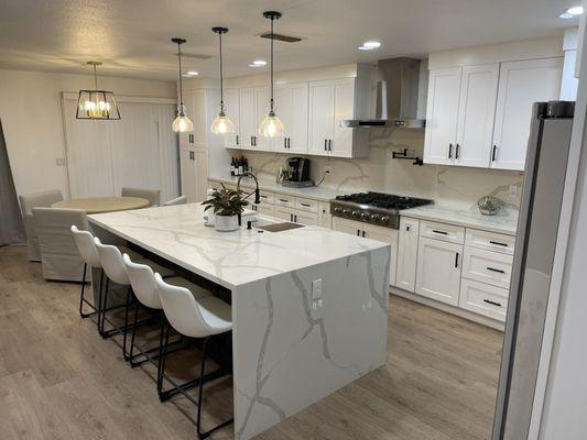 Kitchen Remodel with Unique 5 Construction at Elk Grove