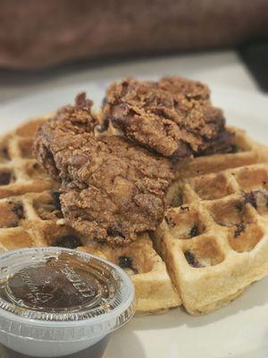 Yardbird and waffle (blueberry)