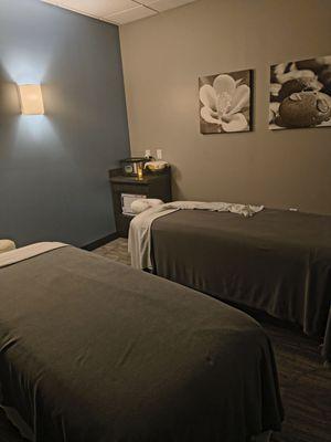 Hand & Stone Massage and Facial Spa