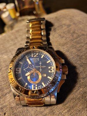 Invicta watch that was sold with a faulty band
