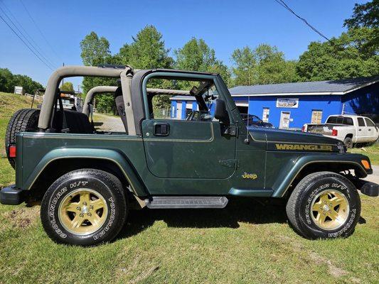 Roebuck Paint & Body