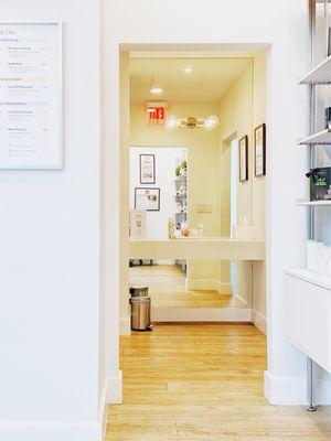 Silver Mirror Facial Bar - Navy Yard