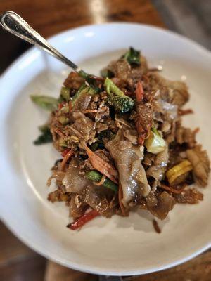 Pad see ew with chicken