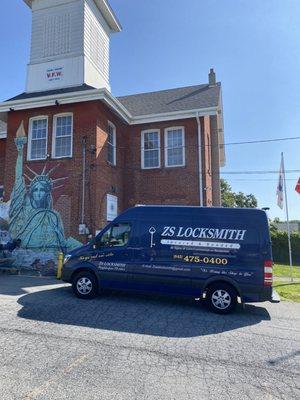 The locksmith shop on wheels!