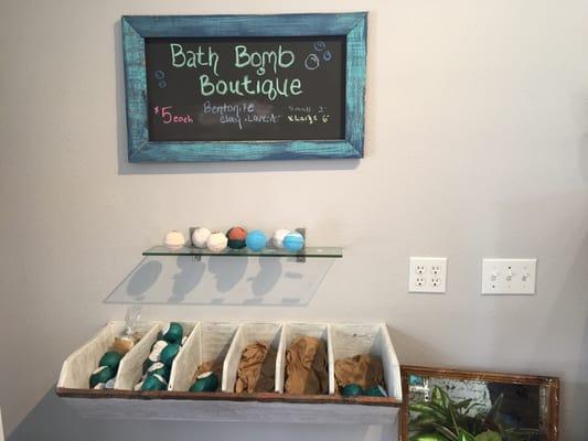 Who doesn't love bath bombs?