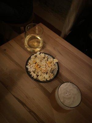 Free popcorn !