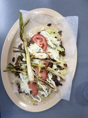Huarache de Carne Asada , salsa roja muy bueno , hecho a mano!!...