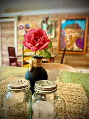 #besthotel #maggievalley #speakeasy #openlate #bestfoodinmaggievalley #restaurant #hotel #goodvibe #homecraft #latenightbar #nearme