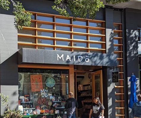 Maido Santana Row