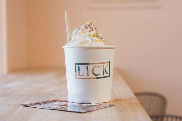 Hot cocoa float - photo by Michael Durr