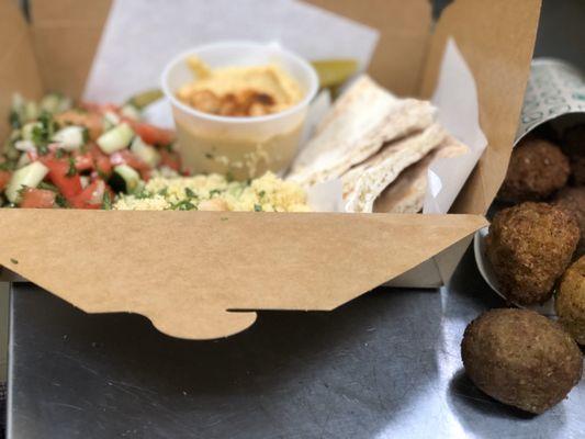 Nana's Kitchen & Catering