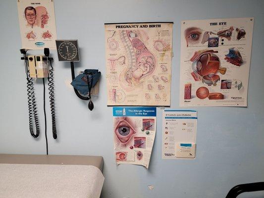 Pics are outdated in room 4.