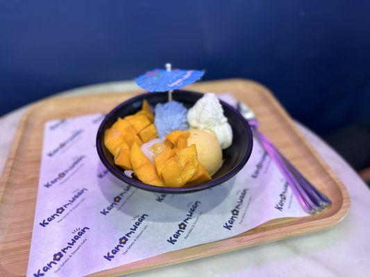 Kanomwaan Thai Gelato and Dessert Cafe