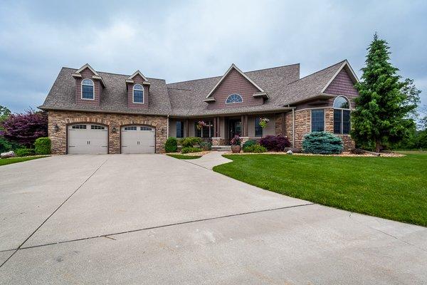 Mollie Hubler - The Brokerage House