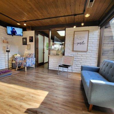 Waiting room/entrance