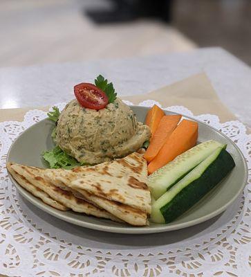 Hummus plate