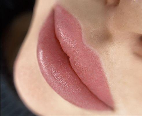 Lip blush