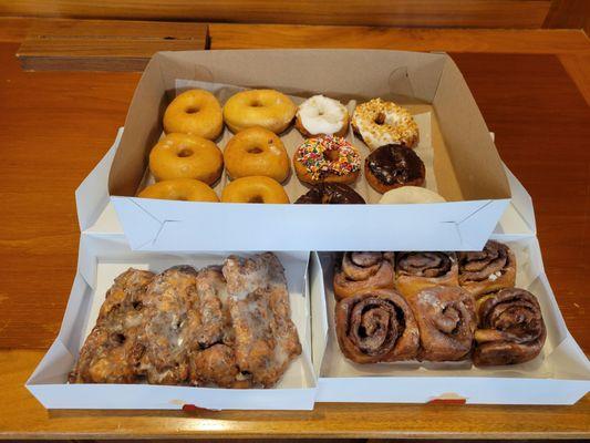 Carl's Bakery & Restaurant