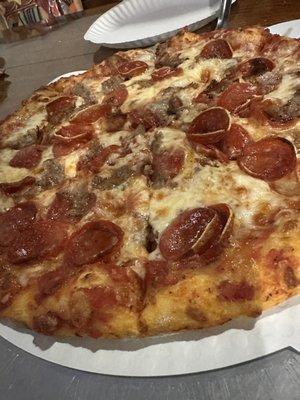 Pepperoni & sausage pizza
