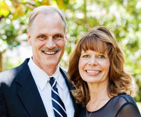 Owners Mike and Teresa Hineman are committed to helping each client like family. To find the best coverage at the very best price.
