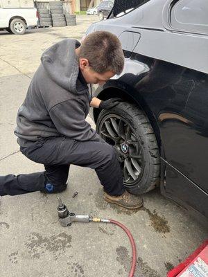 Lee's Tire Service