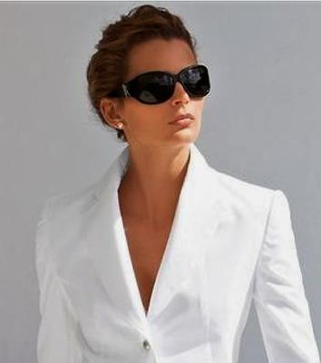 An On the Go Girl Who Likes to Keep it Simple? Lash Extensions May Be for You.