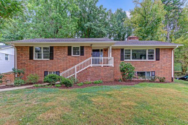 Katie Simmons-Allen Tate Realtors